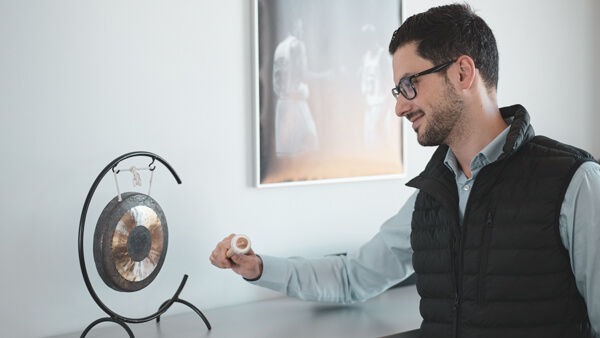 7 Traits of Successful Salespeople for a Quota-Smashing Sales Team